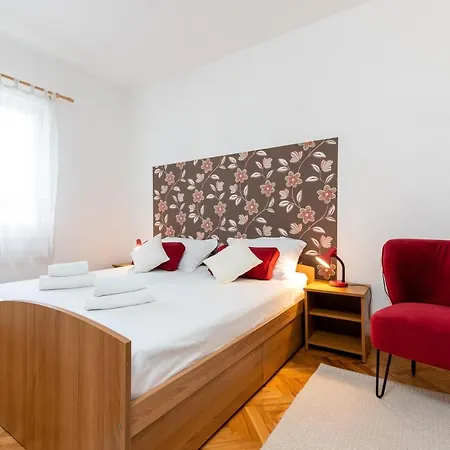 Mavarstica 17821a Appartement Trogir