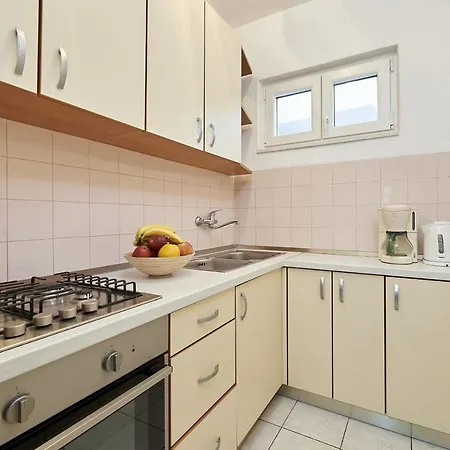 Mavarstica 17821a Lejlighed *