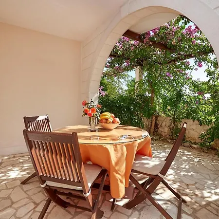 Mavarstica 17821a Apartamento *