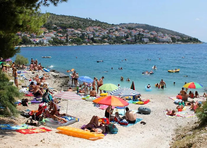 Mavarstica 17821a Appartement Trogir